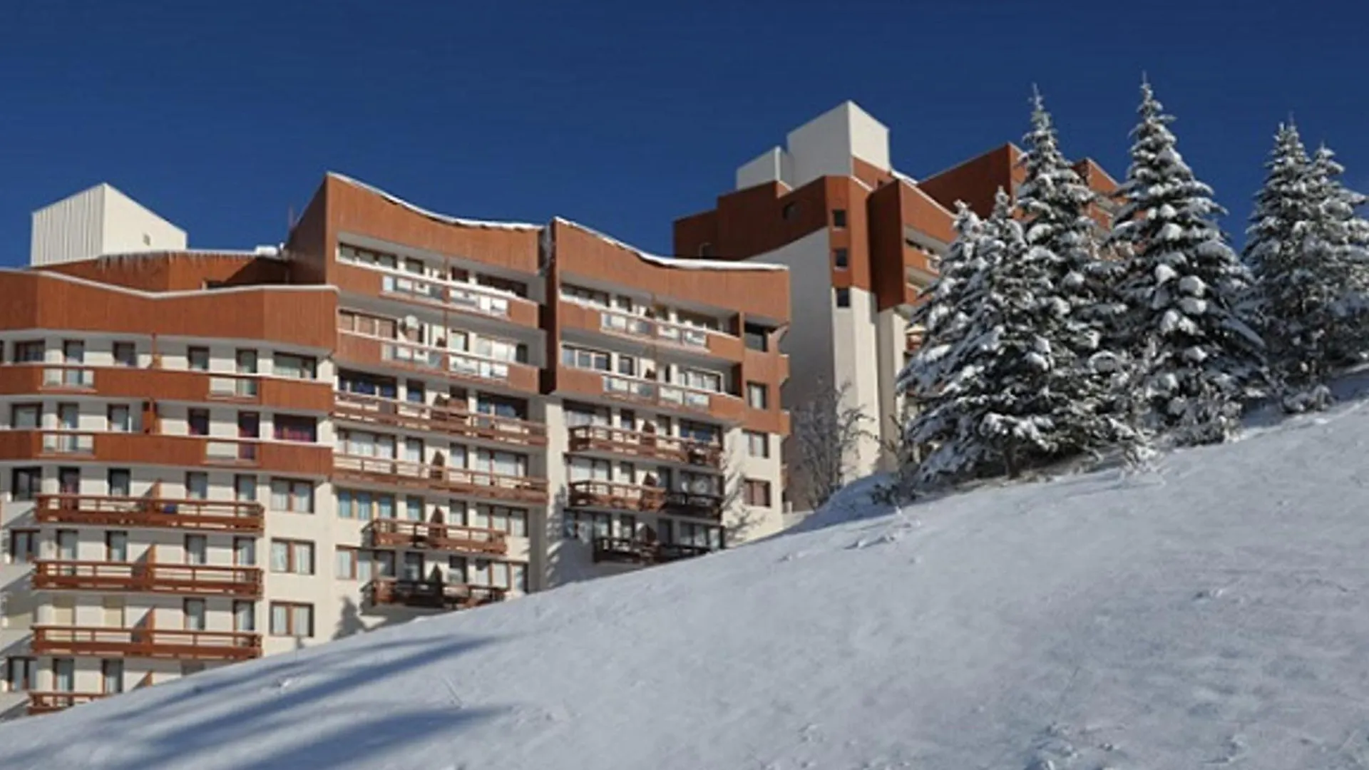 Spacieux Appart 2 Pieces - Skis Aux Pieds - Balcon Sud - Proche Commerces - Parking Dispo - Fr-1-344-1048 location